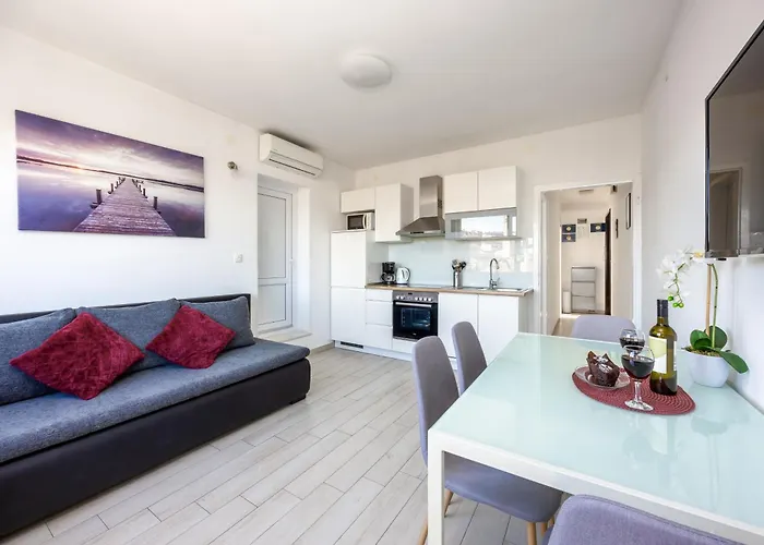 Ancora Center * Πούλα